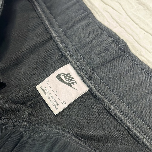 Nike jogger pants women’s small joggersrs Nike nwot - Picture 8 of 9
